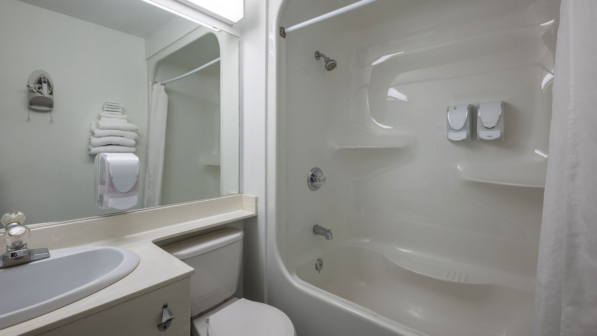 Room with 2 Queen Beds and Exterior Door